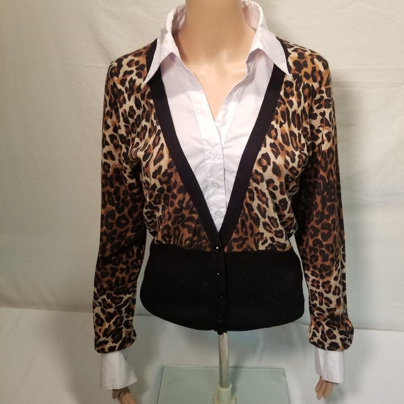 VENUS Tops - Venus leopard print top